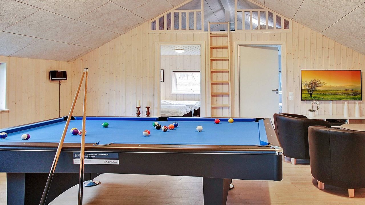 Indoor Indoor